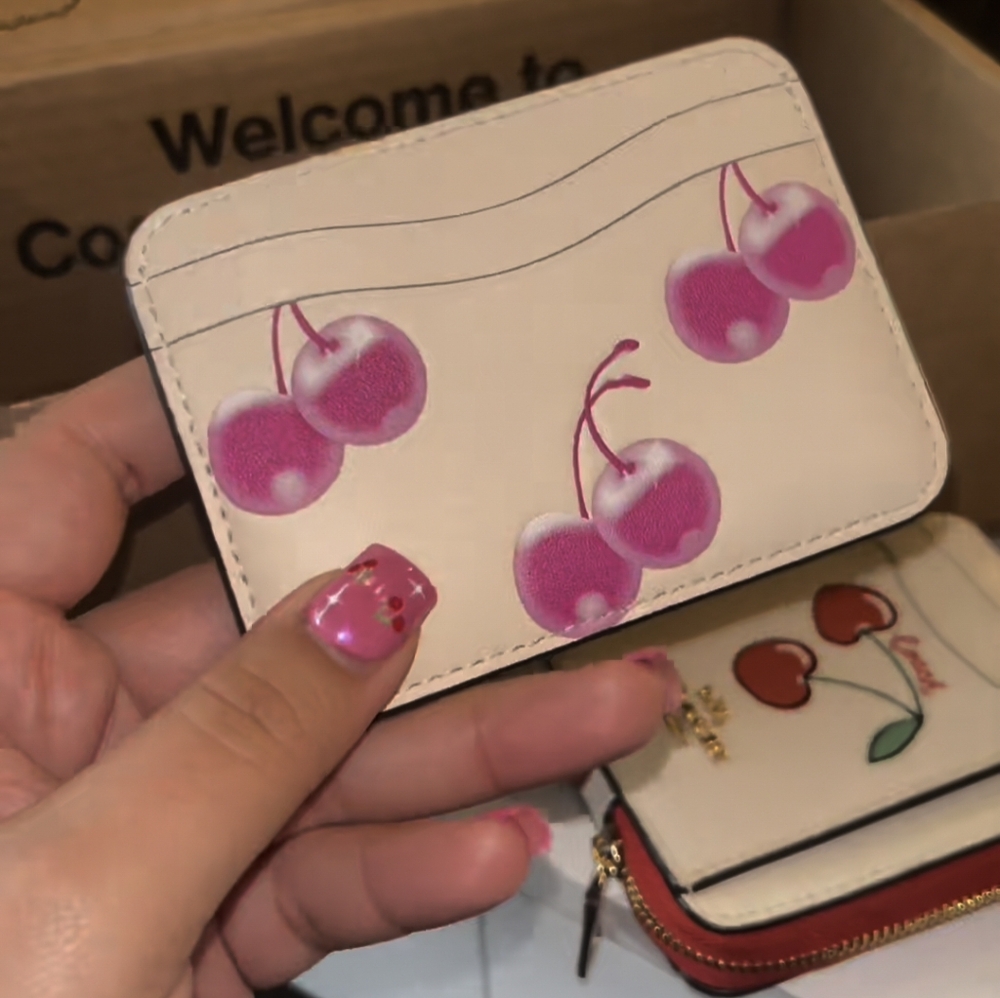 Wavy Card Case In Coachtopia Leather With Cherry Print Pink